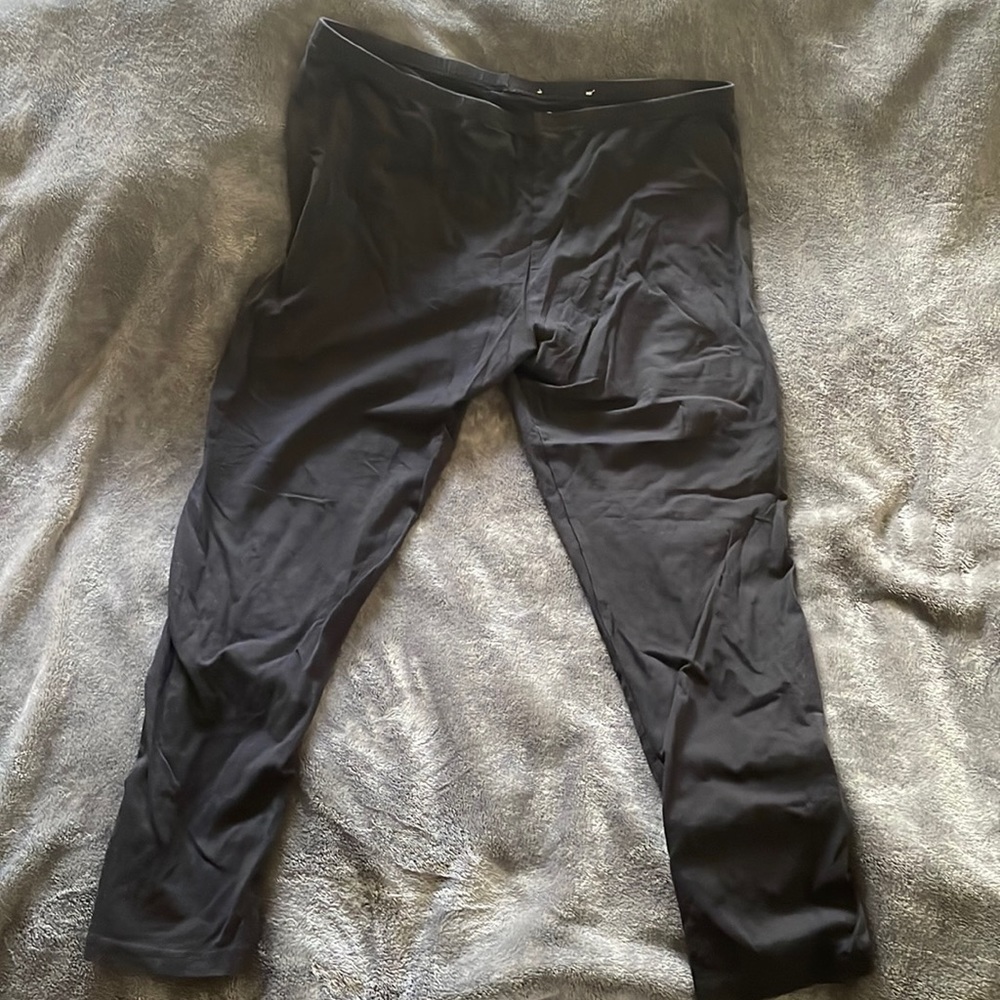 Black SO leggings size XL slightly worn. Cotton.